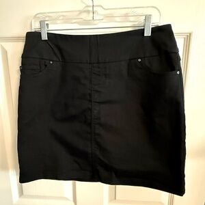 Women’s Black Skort size Medium S.C. & CO